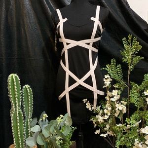 ❤️ Black and white cross back top